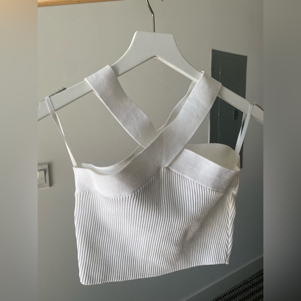 Aritiza babaton crop criss cross sculpt knit top